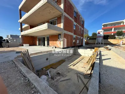 Apartment with pool, Novigrad, ground floor and yard 36 m² - 4
