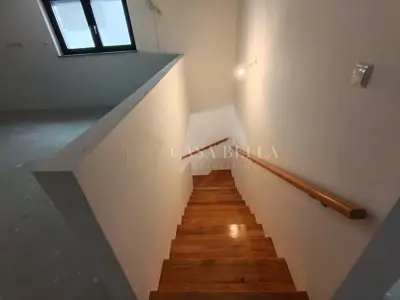 Kuća 240 m², Sivica - novouređena, A+ i podno grijanje - 13