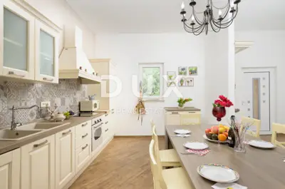 Villa 180 m², Svetvinčenat - Pool und Jacuzzi - 22