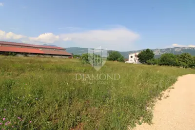 Kršan, building plot with views of Učka - 2