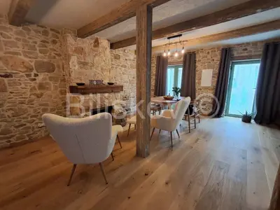 Kamena kuća 140 m², Blato centar, mirna ulica - 3