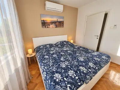 Apartman 60 m², Krk - prvi red do mora i centar - 14