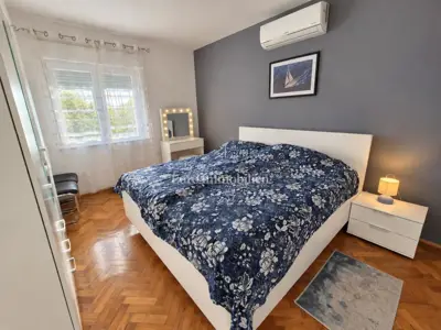 Apartman 60 m², Krk - prvi red do mora i centar - 16