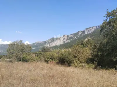 Bauland in Labin, 3.5 km vom Meer und Blick auf Učka - 3