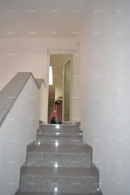 Haus 394 m², Pula Centar - 4 Wohnungen und 6 Parkplätze - 20