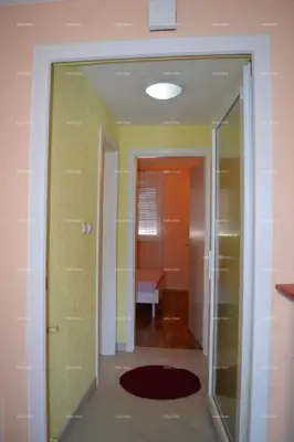 Haus 394 m², Pula Centar - 4 Wohnungen und 6 Parkplätze - 16