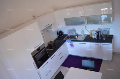 Haus 394 m², Pula Centar - 4 Wohnungen und 6 Parkplätze - 22