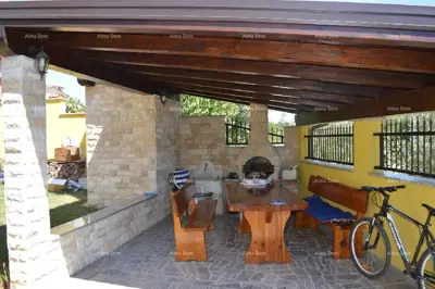 Haus 394 m², Pula Centar - 4 Wohnungen und 6 Parkplätze - 3