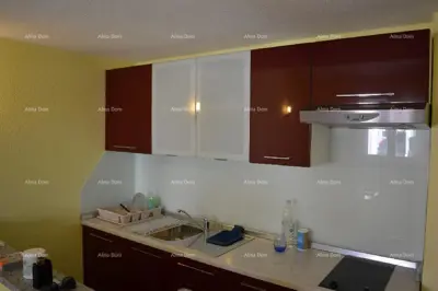 Haus 394 m², Pula Centar - 4 Wohnungen und 6 Parkplätze - 18