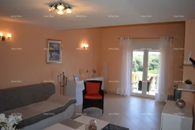 Haus 394 m², Pula Centar - 4 Wohnungen und 6 Parkplätze - 13