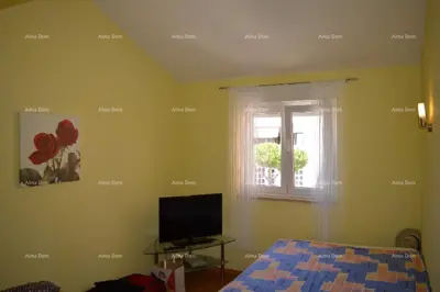 Haus 394 m², Pula Centar - 4 Wohnungen und 6 Parkplätze - 19