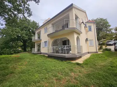 Samostojeća kuća s tri stana, pogled more - Malinska