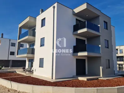 Apartment 65 m², Umag - new construction near the center and the sea - 12