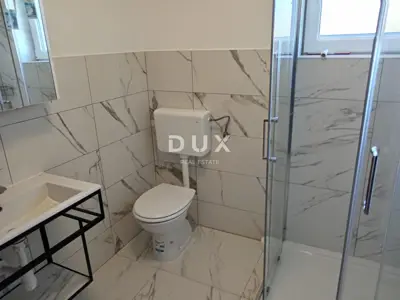 House 500 m², Valtura - 5 apartments and 2 pools - 16