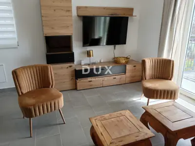 House 500 m², Valtura - 5 apartments and 2 pools - 12