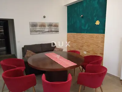 House 500 m², Valtura - 5 apartments and 2 pools - 10