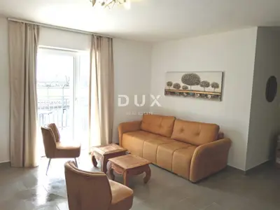 House 500 m², Valtura - 5 apartments and 2 pools - 7