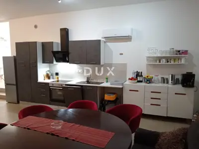 House 500 m², Valtura - 5 apartments and 2 pools - 9