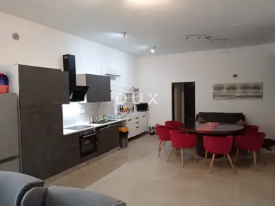 House 500 m², Valtura - 5 apartments and 2 pools - 8