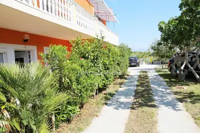 Kuća 1000 m², Baška na otoku Krku, 9 parkirnih mjesta - 9