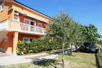 Kuća 1000 m², Baška na otoku Krku, 9 parkirnih mjesta