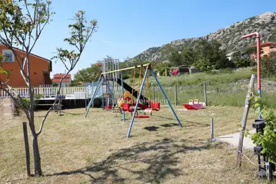 Kuća 1000 m², Baška na otoku Krku, 9 parkirnih mjesta - 12