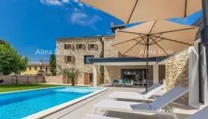 Wunderschöne Steinvilla mit Pool in Istrien – eine Verbindung von Tradition, Luxus und Privatsphäre - 5