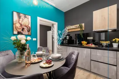 Stan u Rijeci, Centar, 3 apartmana u povijesnoj zgradi - 12