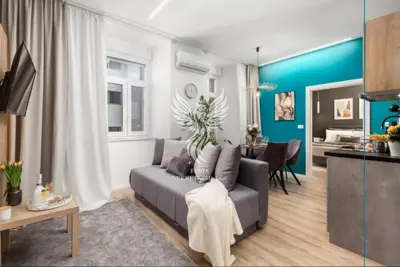 Stan u Rijeci, Centar, 3 apartmana u povijesnoj zgradi - 19