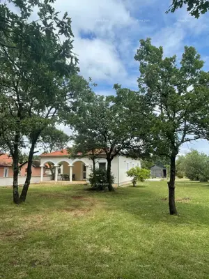 House 150 m², Marčana - quiet location near the beach