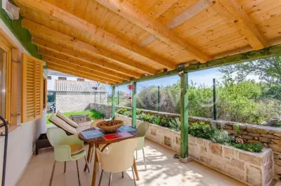Kuća 60 m², Grohote na Šolti, bazen i vrt - 11