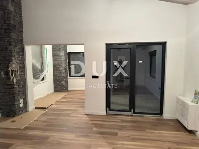 Haus 303 m², Gračišće - Blick auf Učka und Privatsphäre - 12