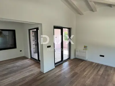 Haus 303 m², Gračišće - Blick auf Učka und Privatsphäre - 11