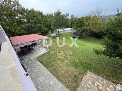 Haus 303 m², Gračišće - Blick auf Učka und Privatsphäre - 9