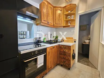 Stan 78,6 m², Pula Centar - dvije renovirane jedinice - 9
