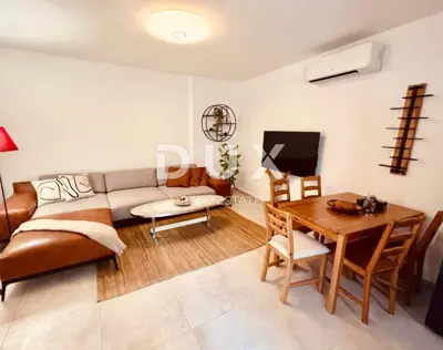 Apartment 78.6 m², Pula Centar - two renovated units