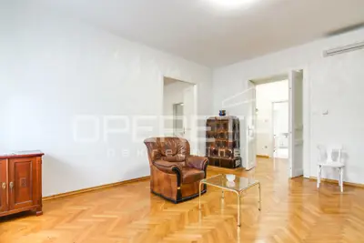 Wohnung 81 m², Donji grad - Krešimirov trg, Blick auf den Park - 11