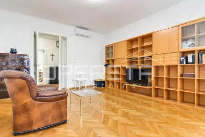 Wohnung 81 m², Donji grad - Krešimirov trg, Blick auf den Park - 12