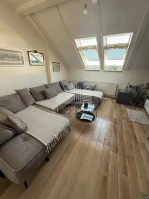 Stan 76 m², Donji grad, svijetao trosoban stan