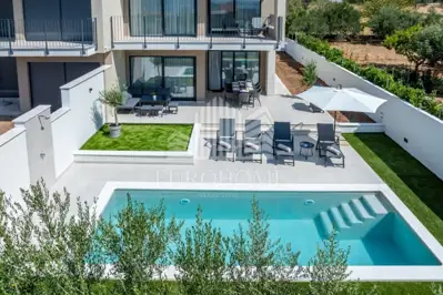 Split, Kaštel, Newly built villa for rent with a heated pool and sea v - 2