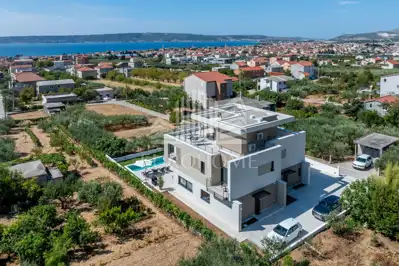 Split, Kaštel, Newly built villa for rent with a heated pool and sea v - 5
