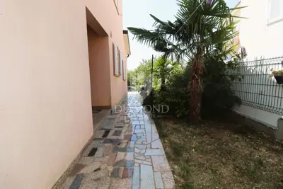 Semi-detached house 115 m², Poreč - 3 bedrooms and 2 bathrooms - 20