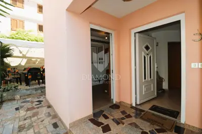 Semi-detached house 115 m², Poreč - 3 bedrooms and 2 bathrooms - 18