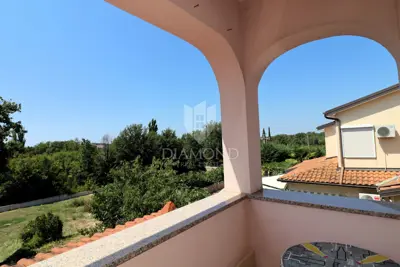 Semi-detached house 115 m², Poreč - 3 bedrooms and 2 bathrooms - 2