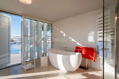 Vila 200 m², Brodarica u Zadru, prvi red uz more - 16