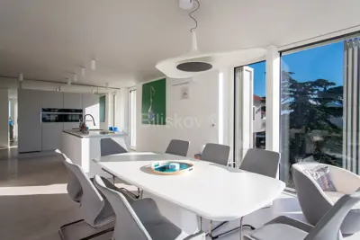 Vila 200 m², Brodarica u Zadru, prvi red uz more - 13