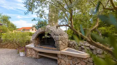 Kuća 226 m², Dobrinj i okolica - bazen i okućnica - 15