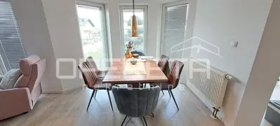 Elegantes Haus umgeben von Grün - vollständig möbliert und bezugsfertig - 3