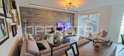 Elegantes Haus umgeben von Grün - vollständig möbliert und bezugsfertig - 5