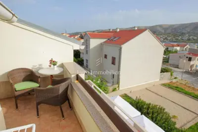 Pag - kuća sa 6 apartmana! - 8